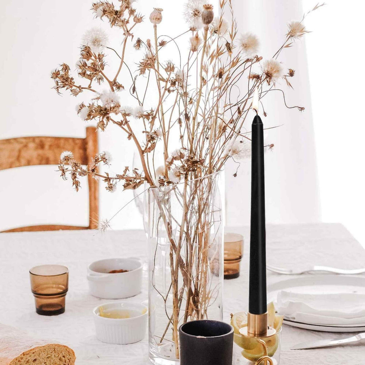 Set 4 Lumanari negre conice de 25 cm - Lumanari fara picurare si fara parfum - Perfecte ca lumanari pentru decor, ocazii speciale