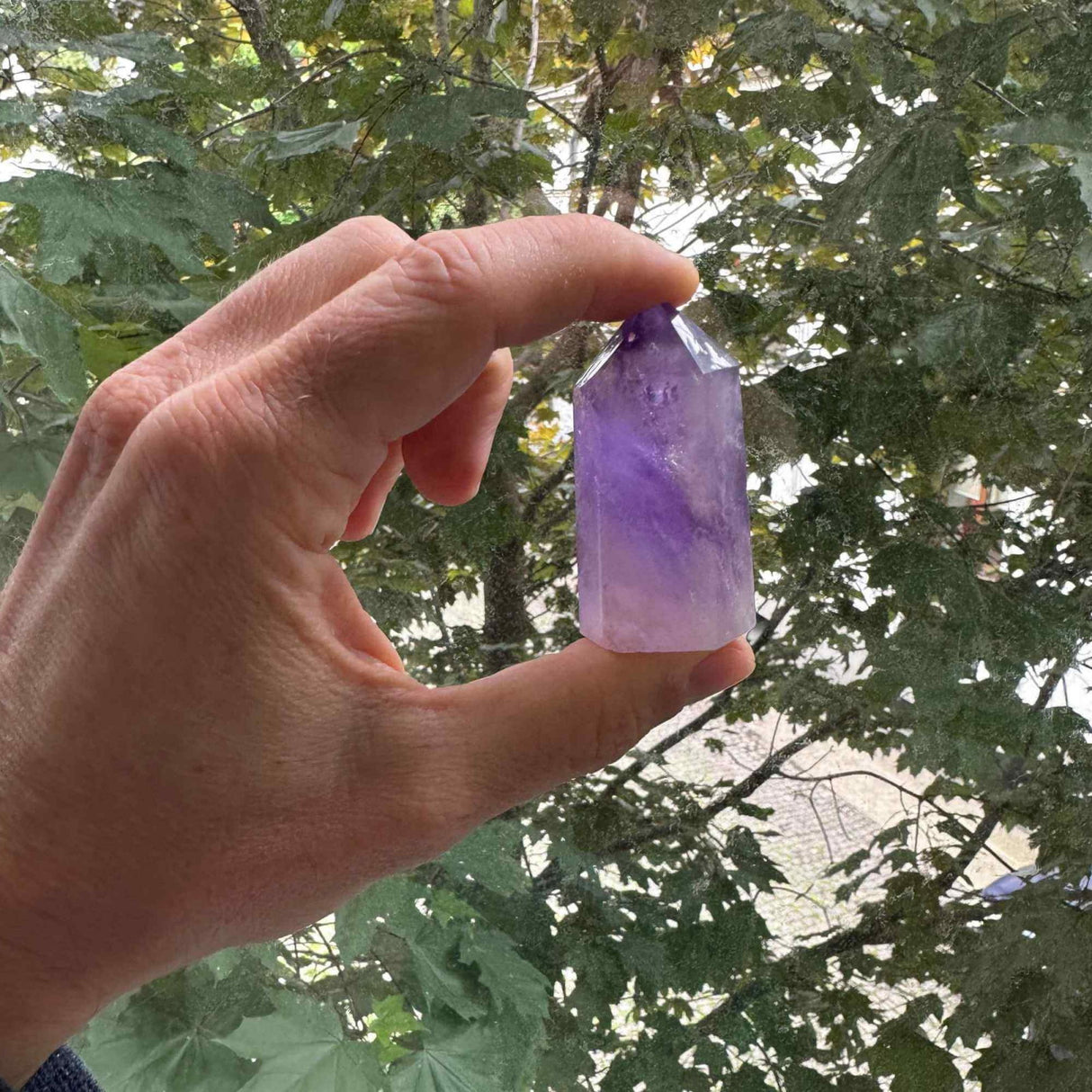 Turn de cristal semipretios vindecator hexagonal Ametist - Obelisc cu inaltimea intre 6-7 cm
